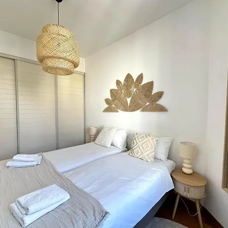 Appartement 3 Bedrooms With Sea View - 4 Min Palais & Beaches