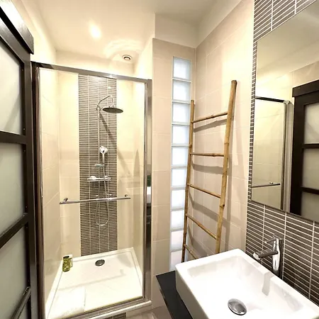 3 Bedrooms With Sea View - 4 Min Palais & Beaches