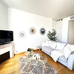 3 Bedrooms With Sea View - 4 Min Palais & Beaches