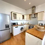 3 Bedrooms With Sea View - 4 Min Palais & Beaches Διαμέρισμα *