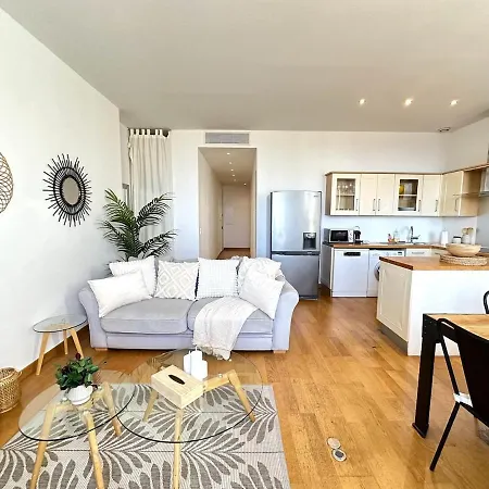 Apartment 3 Bedrooms With Sea View - 4 Min Palais & Beaches *