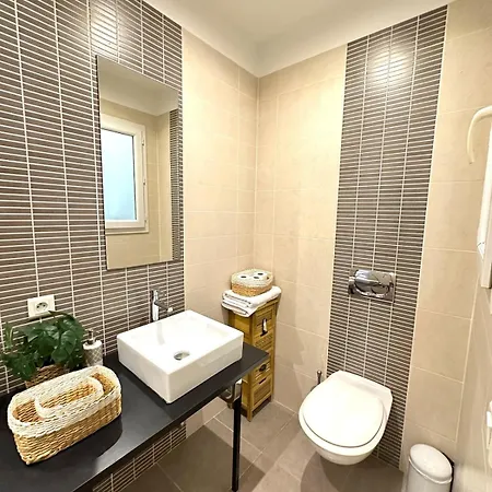 3 Bedrooms With Sea View - 4 Min Palais & Beaches Apartment *